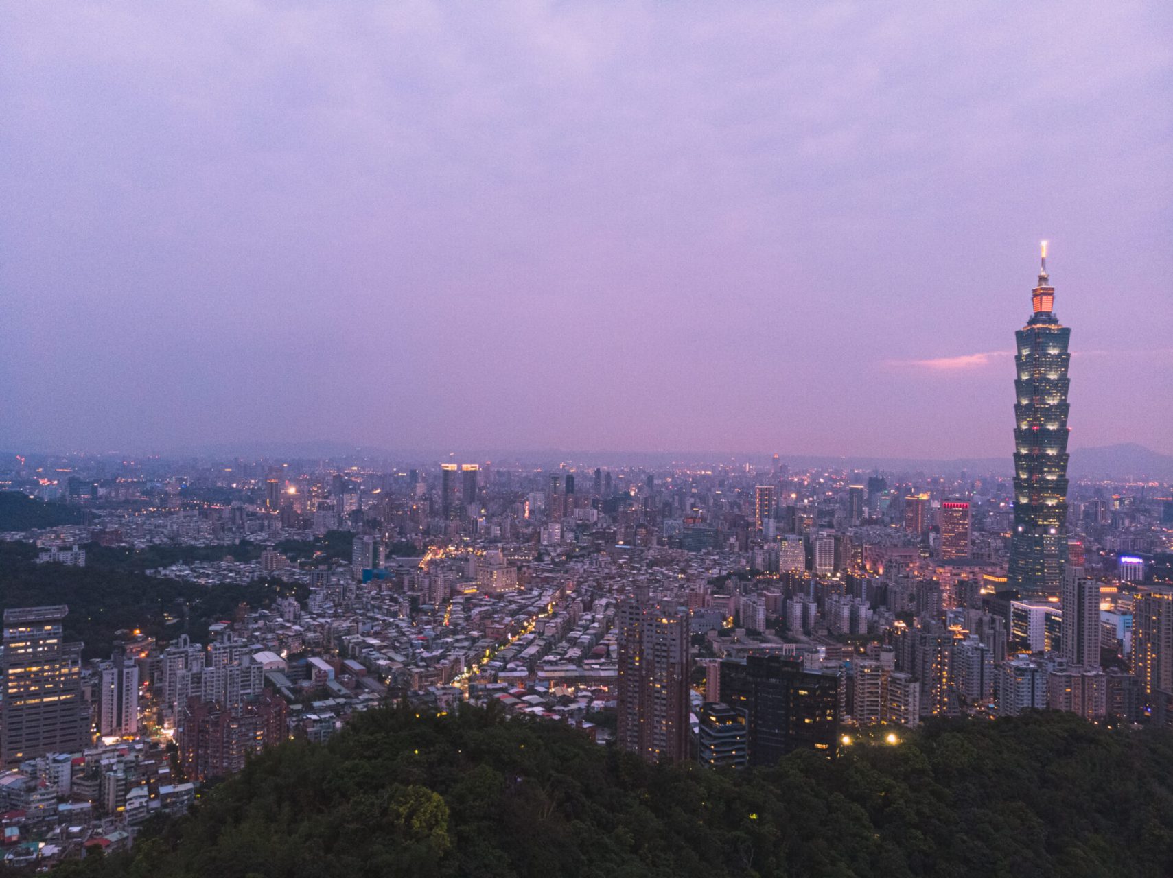 Purple sunset over Taipei 101 from Elephant Mountain