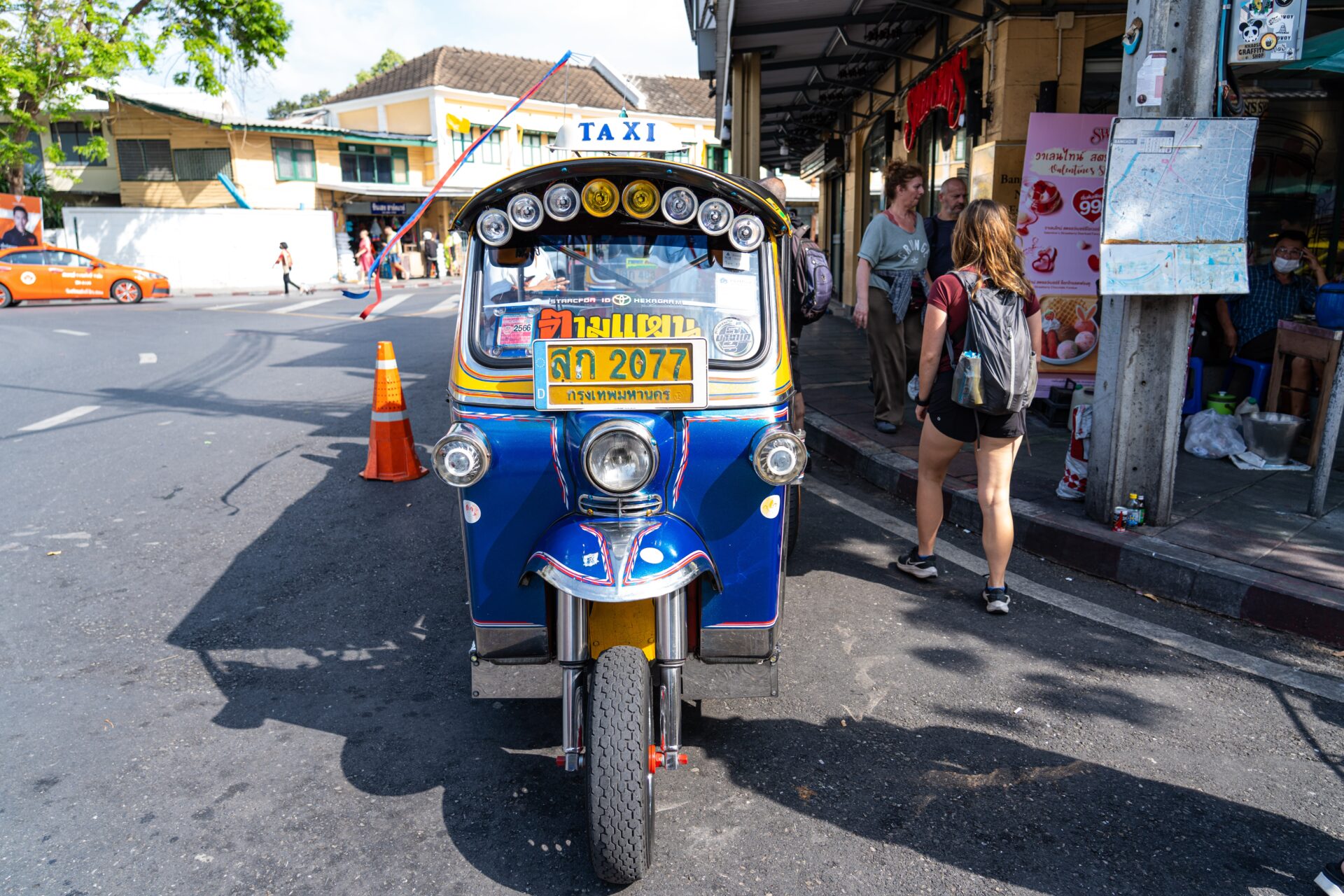 tuk tuk in bangkok