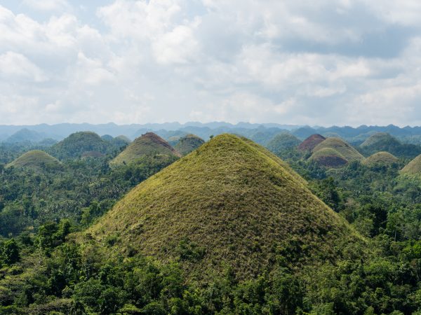 ULTIMATE DAY TRIP TO THE FAMOUS CHOCOLATE HILLS IN BOHOL, PHILIPPINES