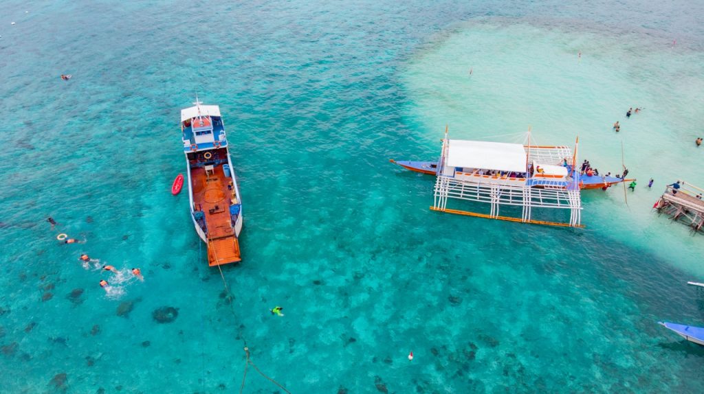 Snorkelling Sumilon Island and Sandbar