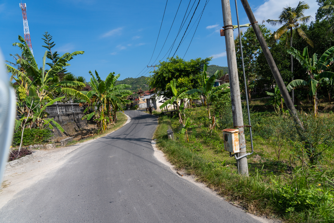 Narrow roads in Nusa Penida