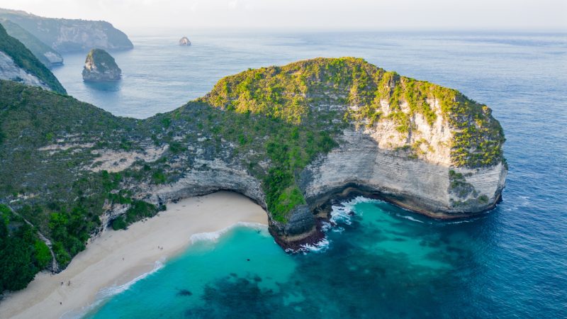 ULTIMATE GUIDE TO STUNNING KELINGKING BEACH IN NUSA PENIDA