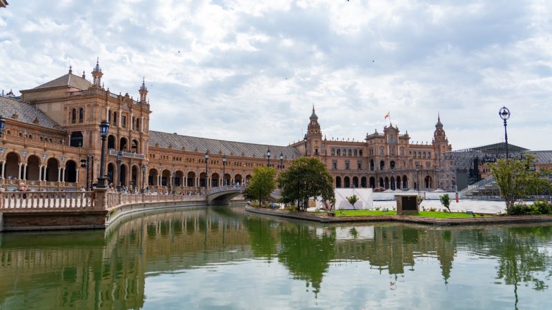 A COMPLETE GUIDE TO DISCOVERING SEVILLE’S PLAZA DE ESPAÑA