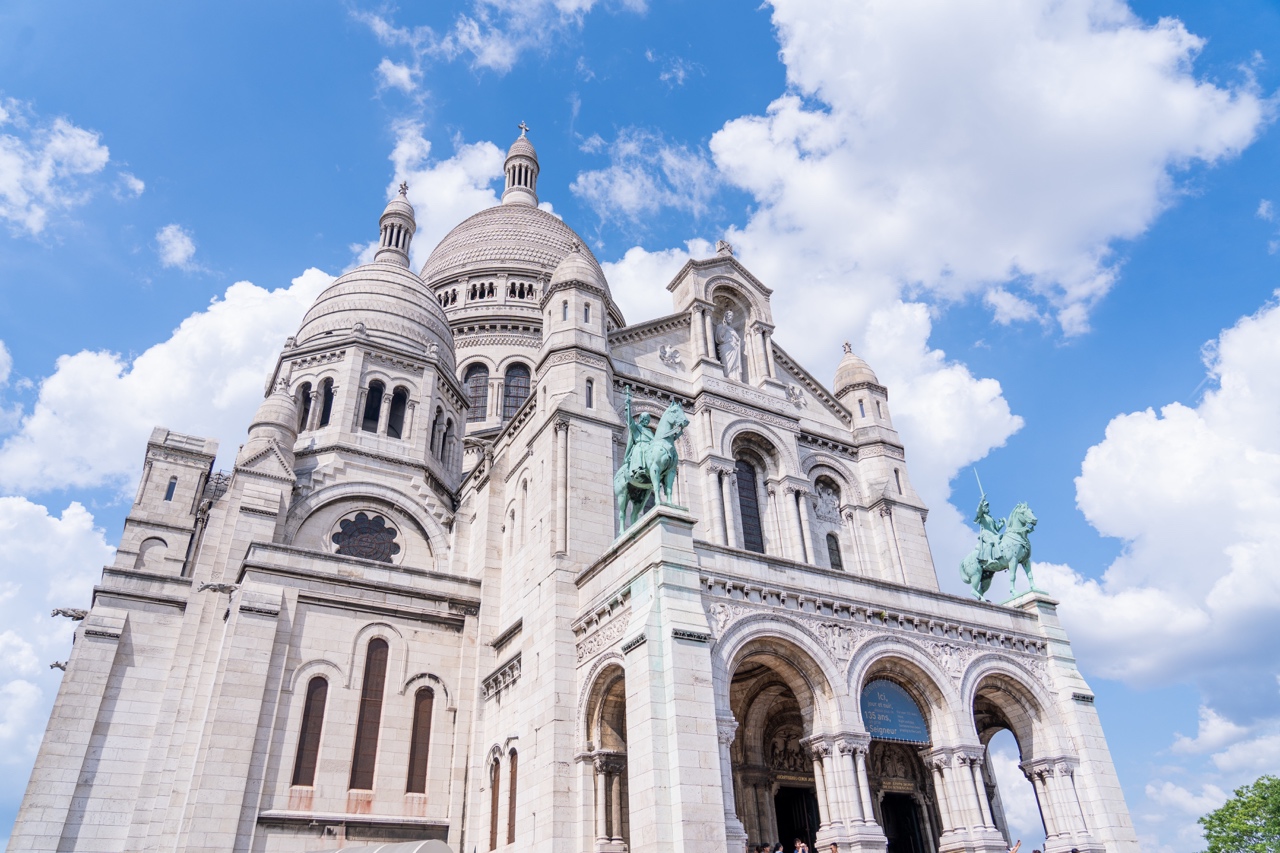 VISITING THE MAGICAL SACRÉ-CŒUR BASILICA: EVERYTHING YOU NEED TO KNOW