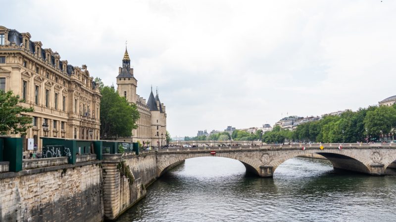 EXPLORING PARIS ON FOOT – THE BEST WALKING GUIDE TO PARIS