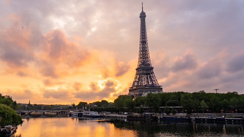 SUNRISE OVER THE CITY OF LOVE: THE BEST EIFFEL TOWER SUNRISE SPOT IN PARIS