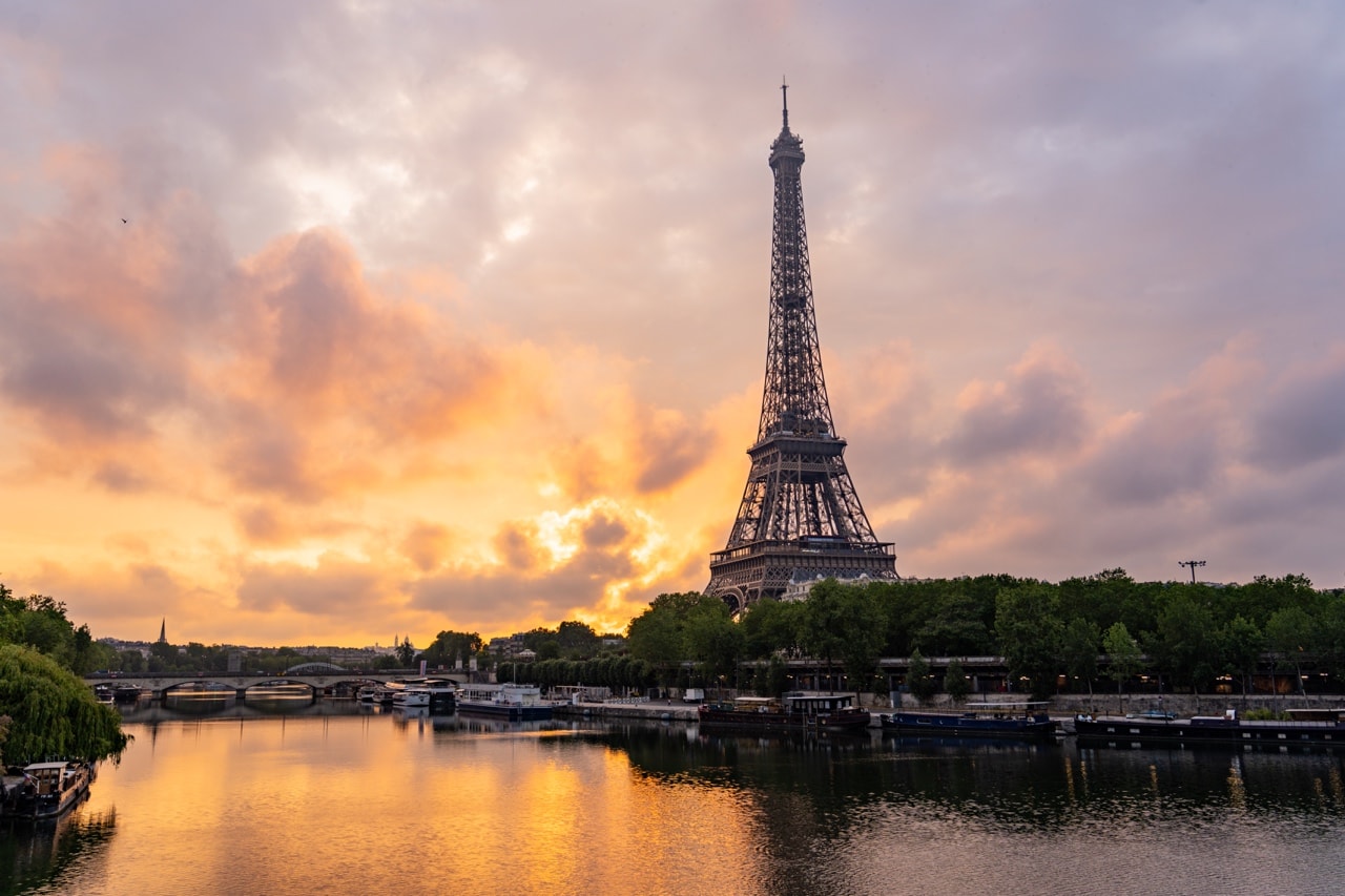 SUNRISE OVER THE CITY OF LOVE: THE BEST EIFFEL TOWER SUNRISE SPOT IN PARIS