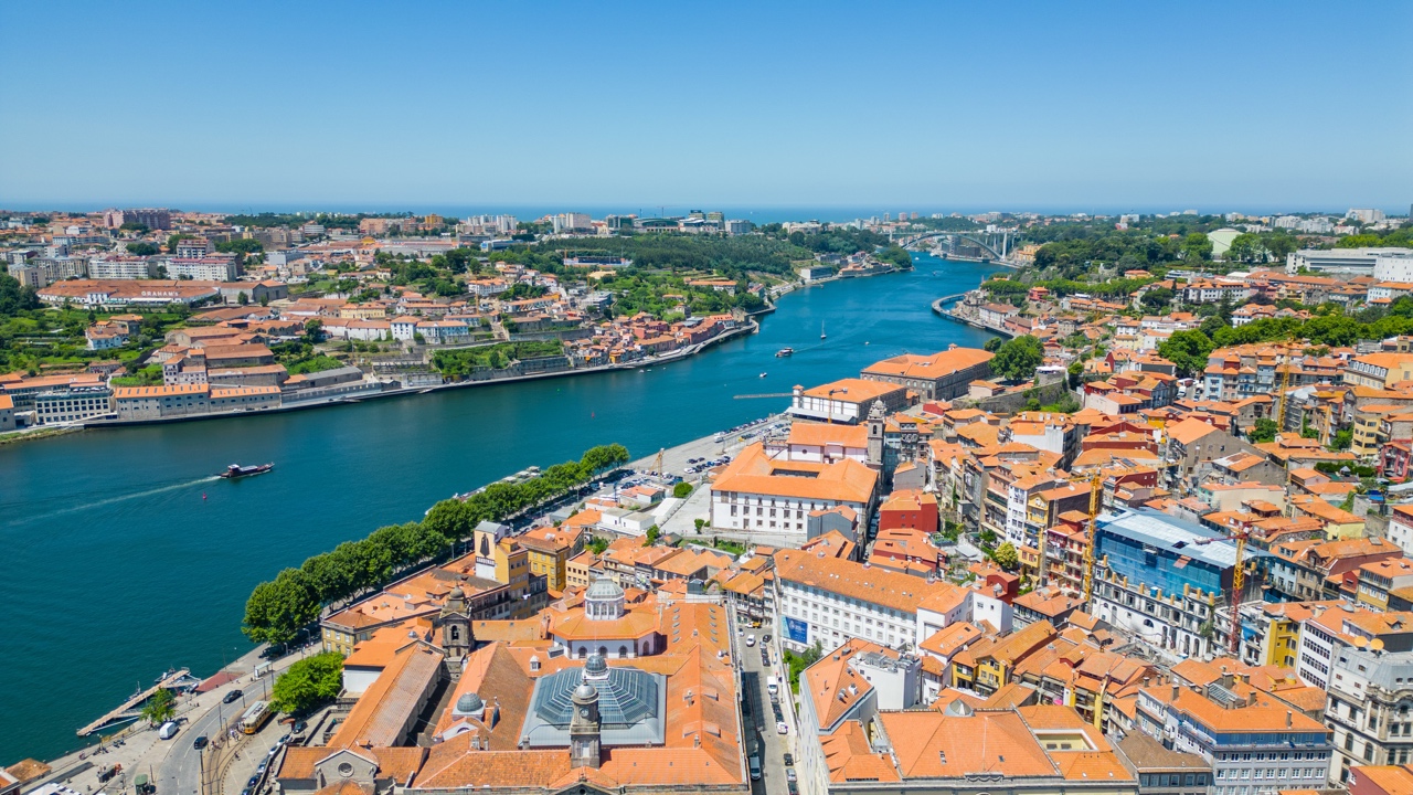 PICTURESQUE PORTRAITS OF PORTO: A BEAUTIFUL GALLERY