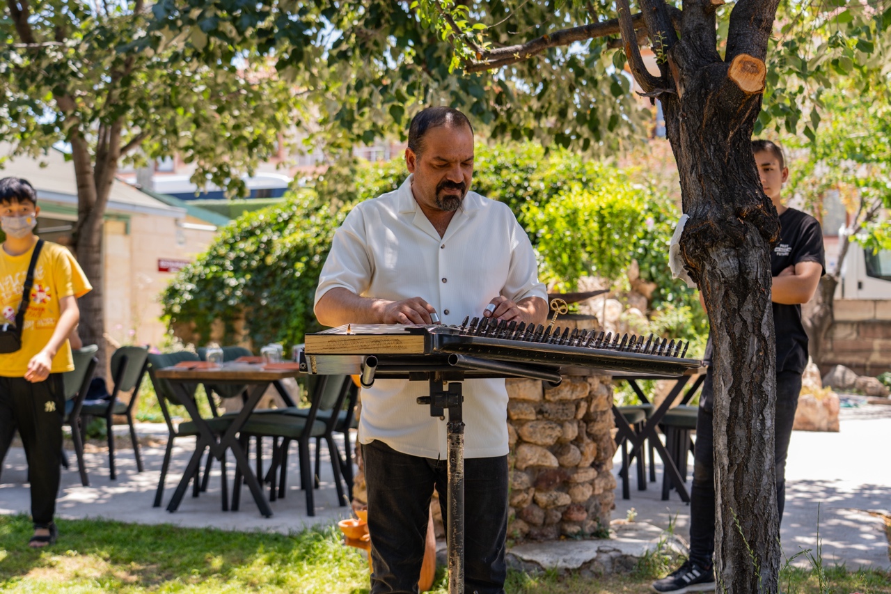 Kanun Instrument, Garden restaurant, Cappadocia, Turkey
