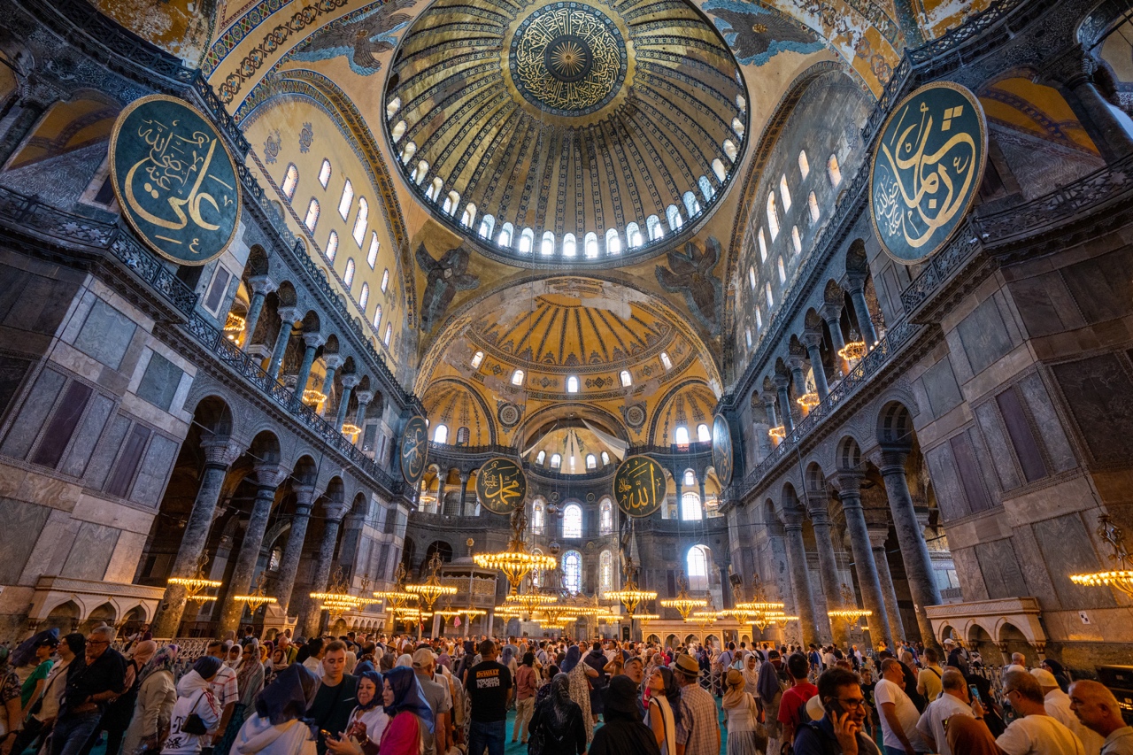 THE BEST MOSQUE IN ISTANBUL: VISITING HAGIA SOFIA