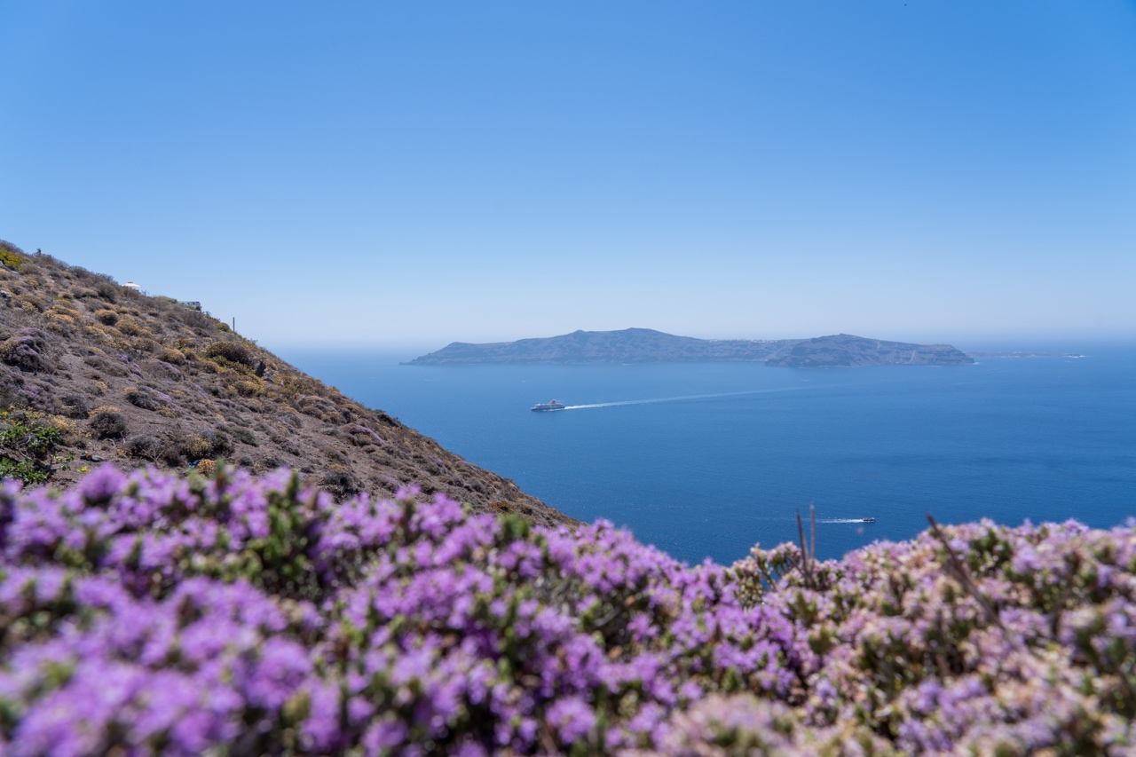 THE BEST TRAIL IN SANTORINI: FIRA TO OIA HIKE GUIDE