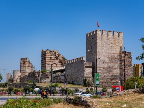 The walls of constantinople