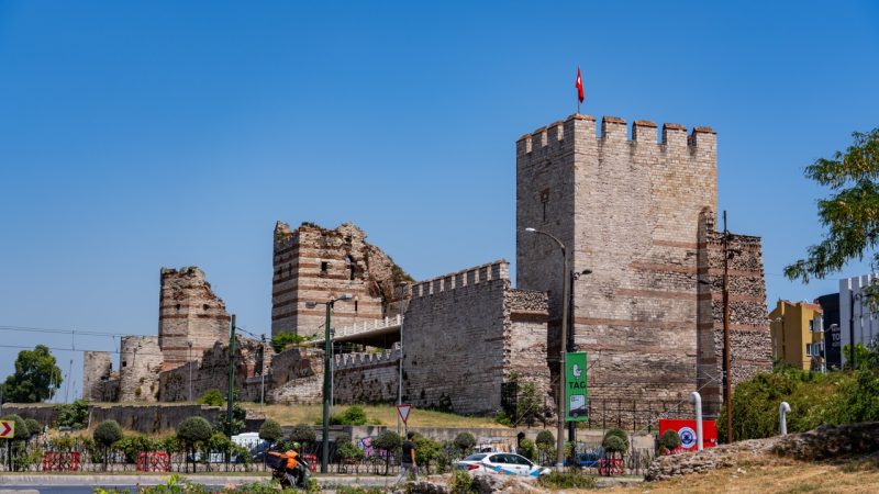 The walls of constantinople