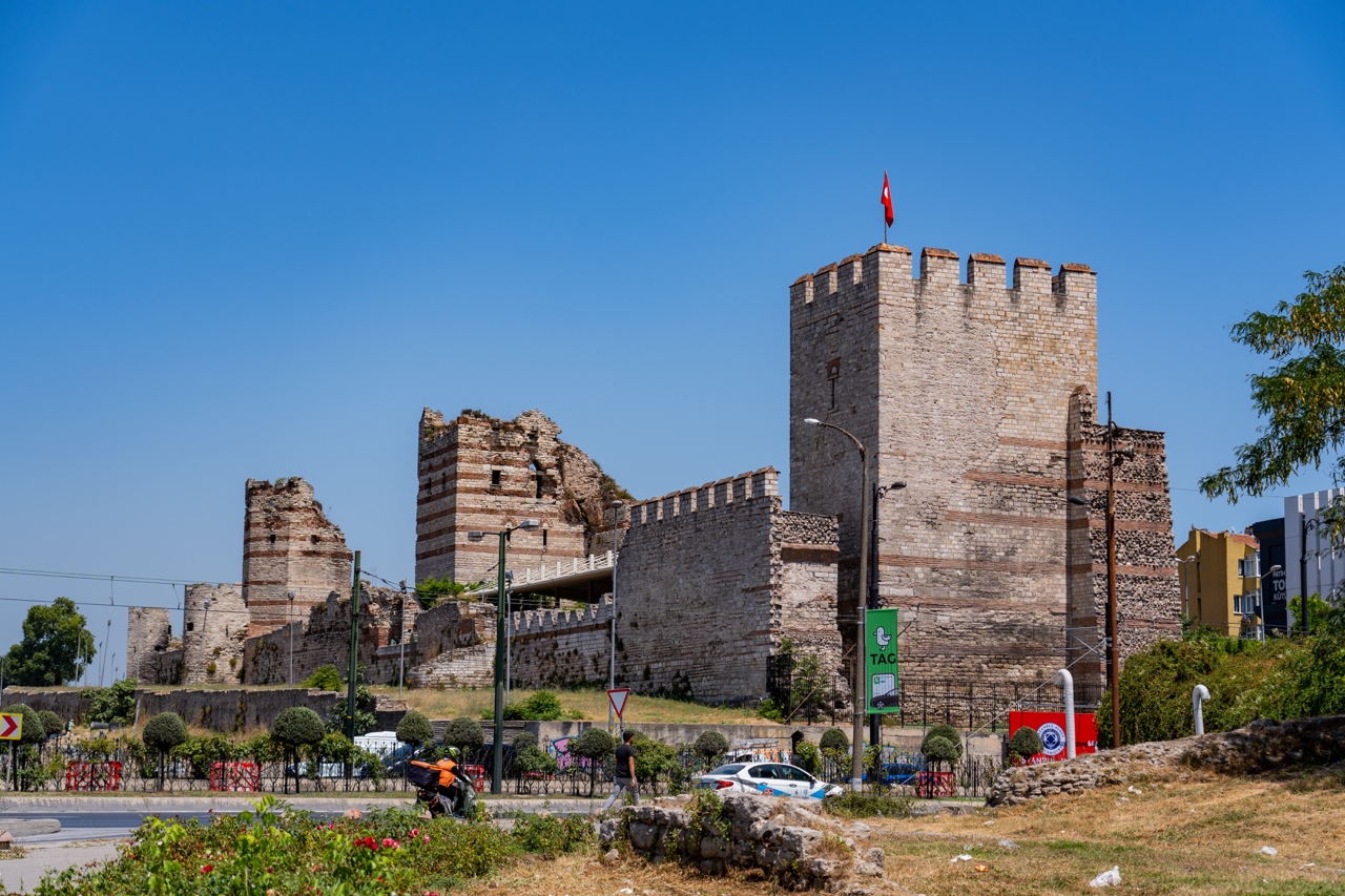 PROTECTING AN EMPIRE: THE ULTIMATE GUIDE TO THE WALLS OF CONSTANTINOPLE
