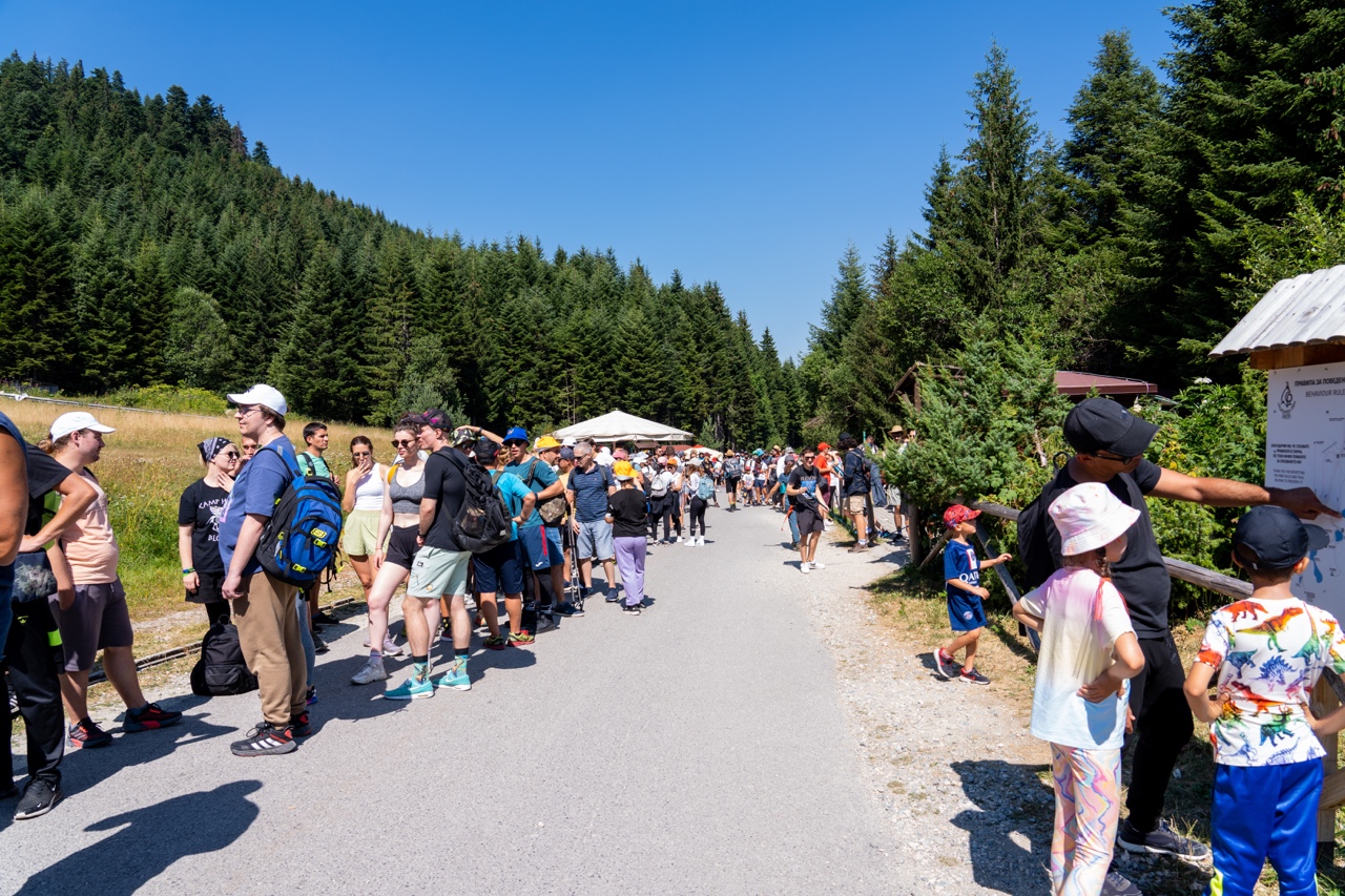 seven rila hikes line for chairlift summer weekend