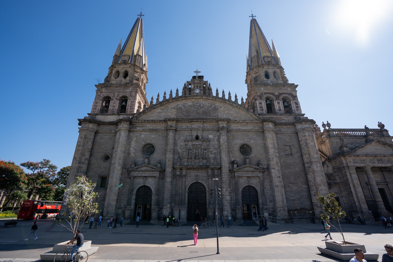 puerto vallarta to guadalajara bus cathedral