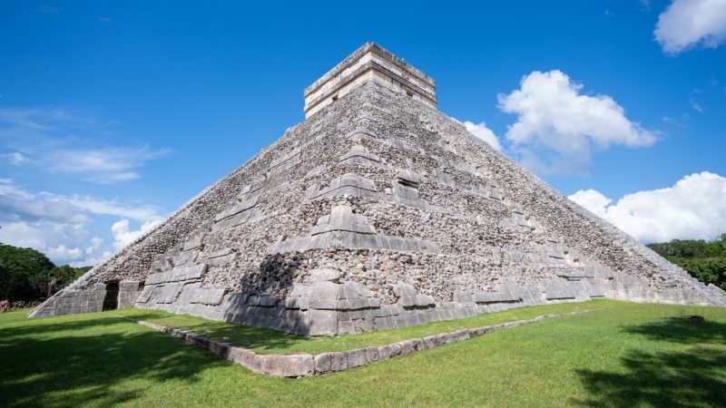 chichen itza day trip el castillo pyramid mayan ruins tulum mexico