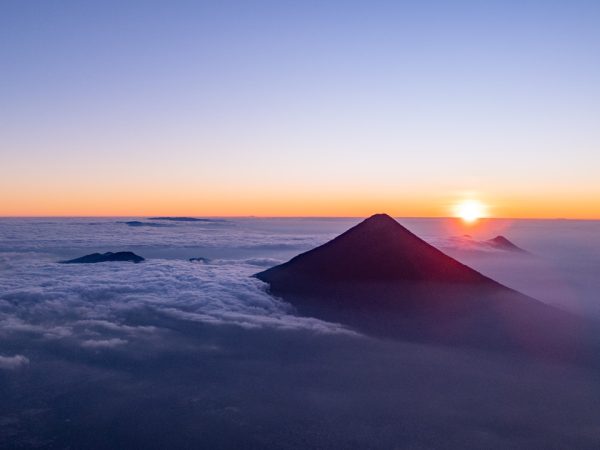 WEEKEND UPDATE #62 – ASCENDING ACATENANGO