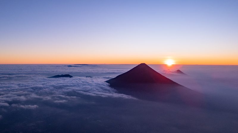 WEEKEND UPDATE #62 – ASCENDING ACATENANGO